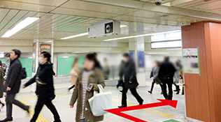 西梅田駅からのアクセス